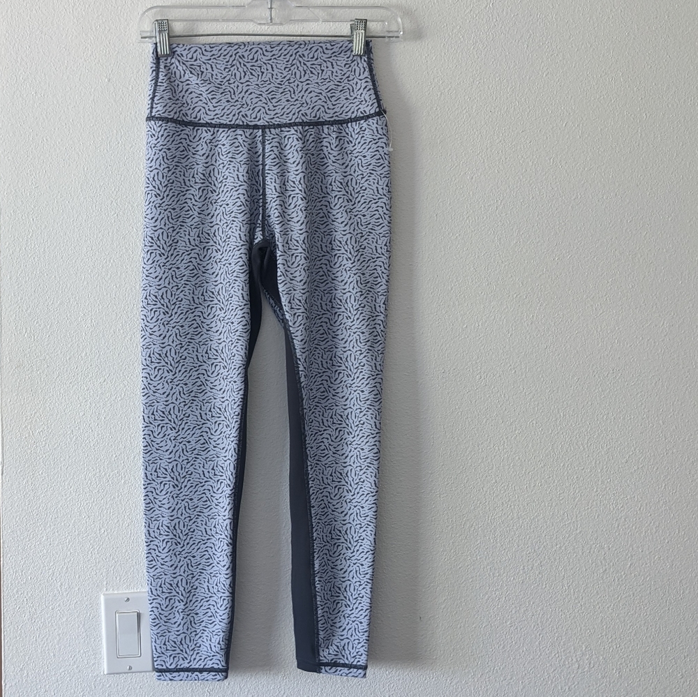 {All Fenix} Brand New Powder Cheetah 7/8 Leggings